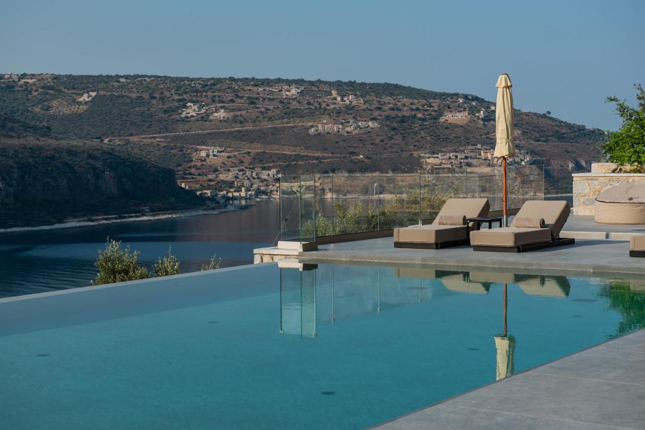 Manifest Boutique Hotel Oitylo Esterno foto