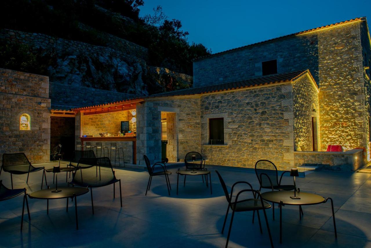 Manifest Boutique Hotel Oitylo Esterno foto