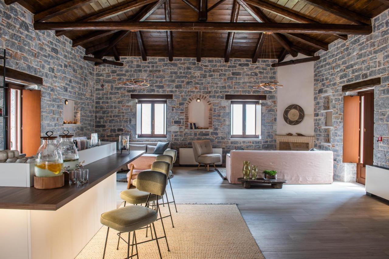 Manifest Boutique Hotel Oitylo Esterno foto
