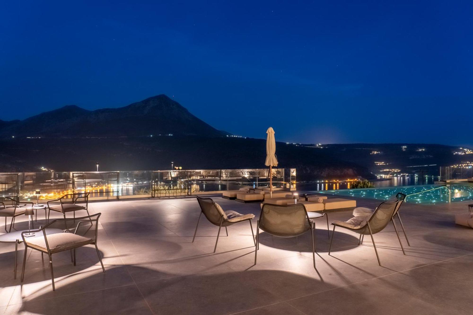 Manifest Boutique Hotel Oitylo Esterno foto