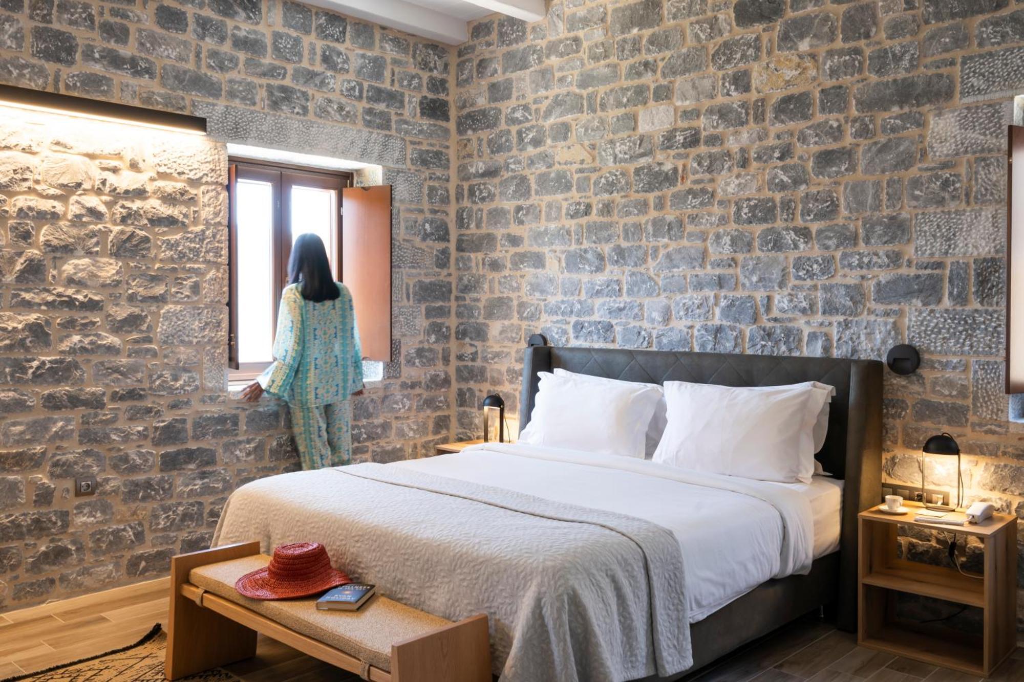 Manifest Boutique Hotel Oitylo Esterno foto