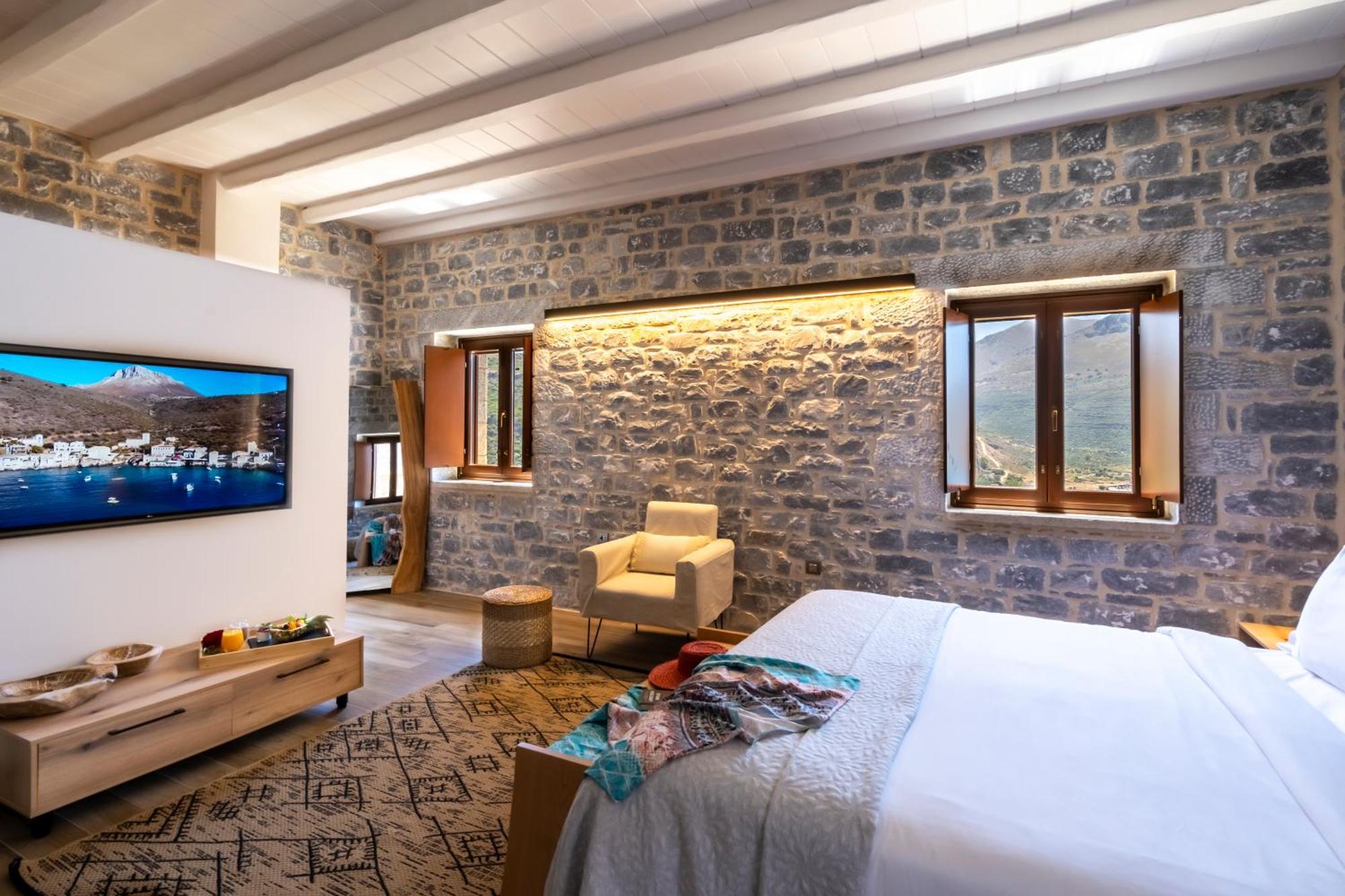 Manifest Boutique Hotel Oitylo Esterno foto