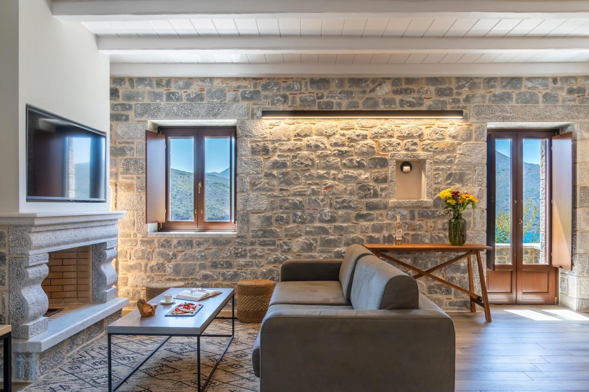 Manifest Boutique Hotel Oitylo Esterno foto
